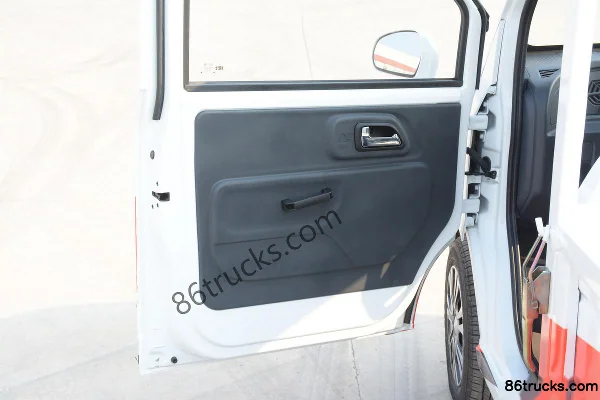 Chengshi X7 PLUS 2.9T 2.855m single-row pure electric flatbed micro truck 28.8kWh 4X2(6 wheels) Interior (3) | 86Trucks
