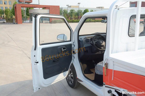 Chengshi X7 PLUS 2.9T 2.855m single-row pure electric flatbed micro truck 28.8kWh 4X2(6 wheels) Interior (1) | 86Trucks