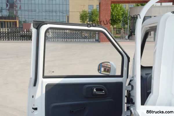 Chengshi X5 2.2T 3.05m single-row pure electric flatbed micro truck 17.305kWh 4X2(6 wheels) Interior (3) | 86Trucks