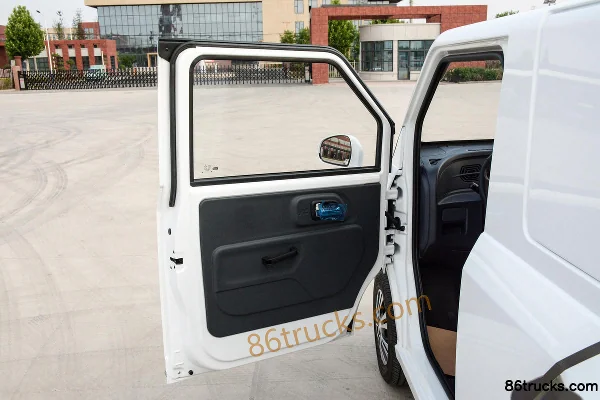 Chengshi 01Pro version luxe 1,8T fourgon fermé électrique pur 3,49 m 17,3 kWh Cabine (1) | 86Trucks