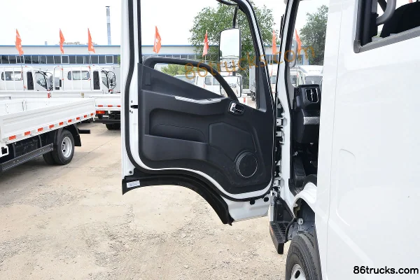Times Leader M5 2.5L Diesel 150hp 4X2(6 wheels) WLY 5-Speed Air Brake 3.12m Double Row Flatbed Light Truck Cab (2) | 86Trucks