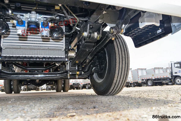 Times Leader M5 2.5L Diesel 150hp 4X2(6 wheels) WLY 5-Speed Air Brake 3.12m Double Row Flatbed Light Truck Chassis (3) | 86Trucks