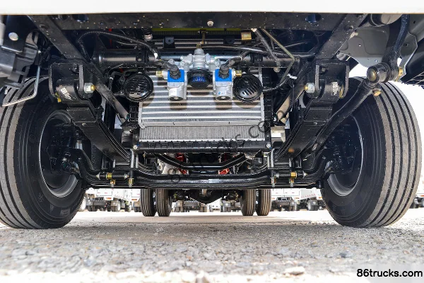 Times Leader M5 2.5L Diesel 150hp 4X2(6 wheels) WLY 5-Speed Air Brake 3.12m Double Row Flatbed Light Truck Chassis (1) | 86Trucks