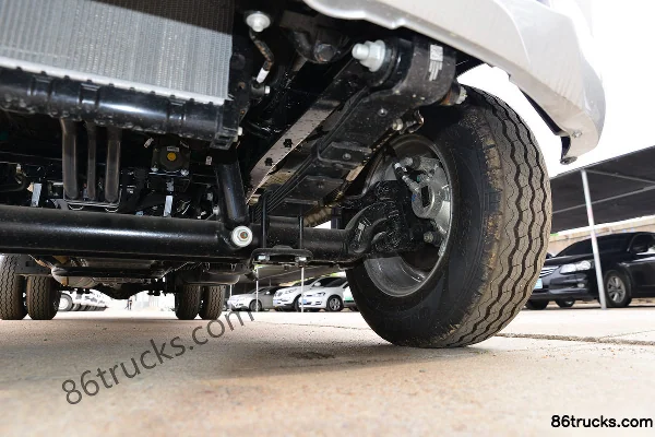 Foton Xiangling V3 1.5L 143 ch 4X2(6 roues) 3.02 m petit camion fourgon double cabine Châssis (3) | 86Trucks