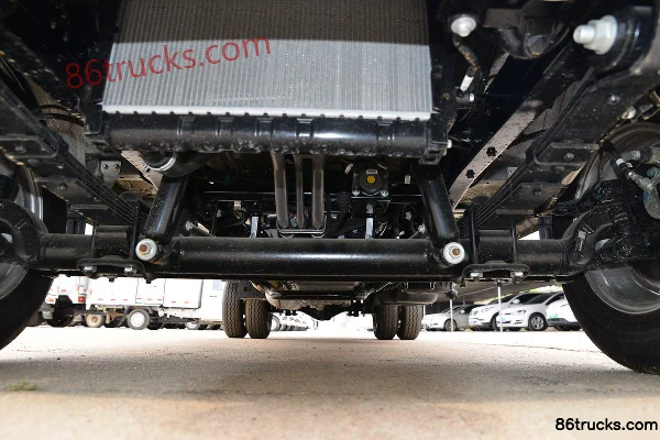Foton Xiangling V3 1.5L 143 ch 4X2(6 roues) 3.02 m petit camion fourgon double cabine Châssis (1) | 86Trucks