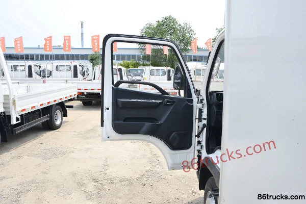 Foton Times Linghang S1 1,6 L 122 ch 4X2(6 roues) essence 3,7 m petit camion fourgon cabine simple (1) | 86Trucks