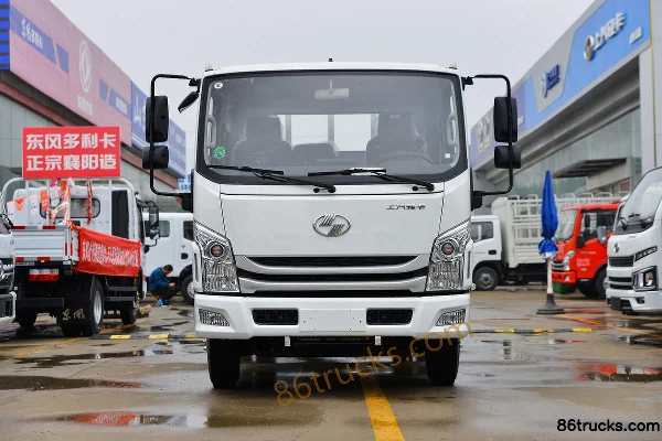 Yuejin Beyond C300 Value Edition 2.5L Diesel 160hp 4X2(6 wheels) WLY 6-Speed 3.82m Semi-Row Flatbed Truck Exterior (2) | 86Trucks