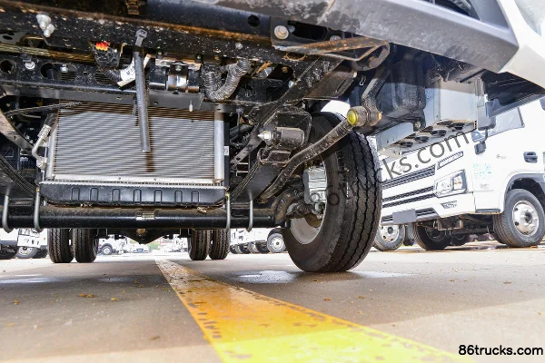 Yuejin Fuxing S100 1.6L 123 hp 4X2(6 wheels) gasoline 4.2m single-row flatbed light truck (China VI) Chassis (3) | 86Trucks