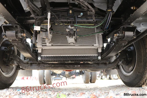 FAW Jiefang Tiger VR 2.3L Diesel 142 hp 4X2(6 wheels) WLY 5-speed 4.16m single-row cab van body light truck Chassis (1) | 86Trucks