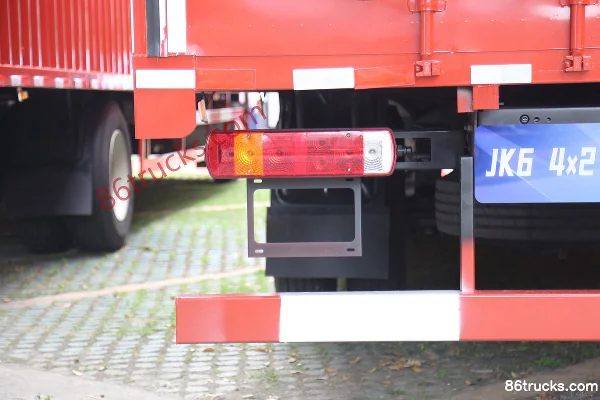 FAW Jiefang Qingdao JK6 260hp 4X2(6 wheels) 6.8m LNG Van Truck Body (2) | 86Trucks