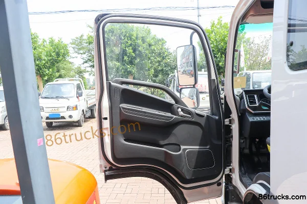 JAC Aoyun 2.5L Diesel 170hp 4X2(6 wheels) JAC 6-speed Air Brake 3.85m Semi-row Flatbed Truck Cab (1) | 86Trucks