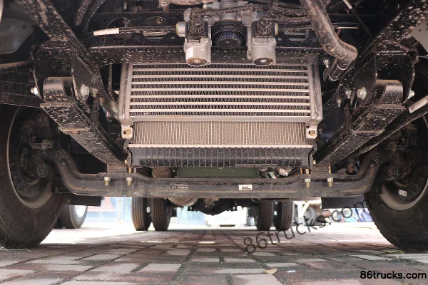 JAC Aoyun 2.5L Diesel 170hp 4X2(6 wheels) JAC 6-speed Air Brake 3.85m Semi-row Flatbed Truck Chassis (1) | 86Trucks