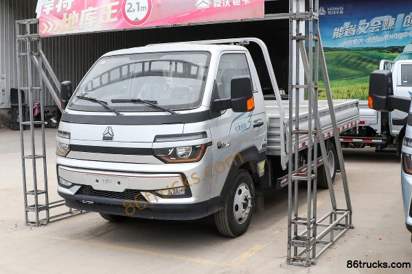 Sinotruk HOWO Xiaojiang 140 ch 4X2(6 roues) 3,95 m AMT automatique petit camion plateau à cabine simple (China VI) Extérieur (3) | 86Trucks