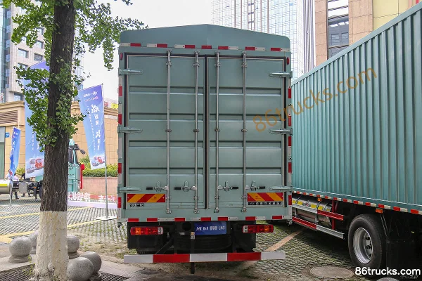 FAW Jiefang Qingdao JH6 poids lourd Édition Leader 2.0 530 ch 8X4(12 roues) 9,4 m camion porteur à ridelles LNG Carrosserie (2) | 86Trucks