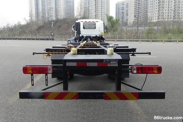 Beijing Trucks Fendou 350hp 4X2(6 wheels) AMT automatic hook-lift cargo truck Exterior (3) | 86Trucks