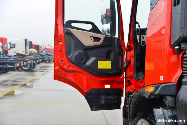 Dongfeng Tianjin KR 2026 Edition 6.2L Diesel 320 hp 4X2(6 wheels) Fast Gear 8-Speed 6.8m Stake Truck Cab (2) | 86Trucks