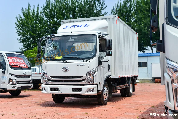 Yuejin Chao C300 155 hp 4X2(6 wheels) 4.17m single-row van box light truck (hydraulic tailgate) Exterior (3) | 86Trucks