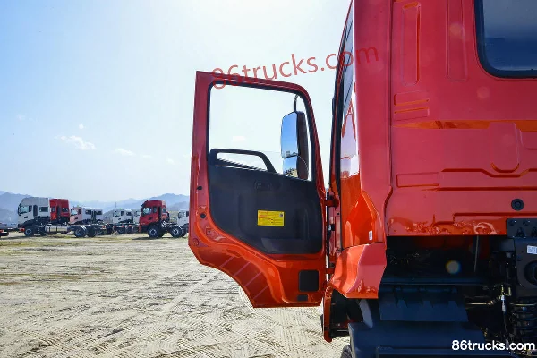 Dongfeng Commercial Vehicle Tianjin VR 245 hp 4X2(6 wheels) truck-mounted crane (Chengliwei brand) Cab (1) | 86Trucks