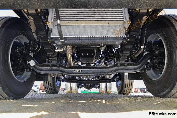 Dongfeng Commercial Vehicle Dongfeng Tianjin VR 245hp 6X2(8 wheels) green sprinkler truck (Hongyu brand) Chassis (1) | 86Trucks