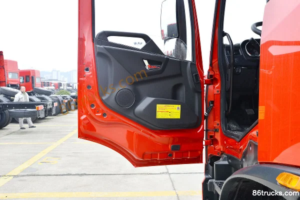 Dongfeng Commercial Vehicle Tianjin KR Star Edition 240 hp 4X2(6 wheels) 6.8m Flatbed Cargo Truck (High Roof) Cab (2) | 86Trucks