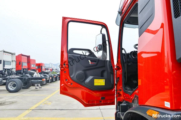 Dongfeng Commercial Vehicle Tianjin KR Star Edition 240 hp 4X2(6 wheels) 6.8m Flatbed Cargo Truck (High Roof) Cab (1) | 86Trucks