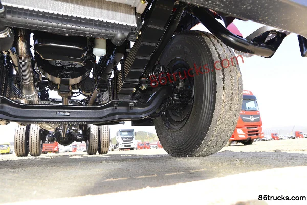 Dongfeng Commercial Vehicle Tianjin VR 225 hp 4X2(6 wheels) Truck-mounted Crane (Chengliwei brand) Chassis (3) | 86Trucks