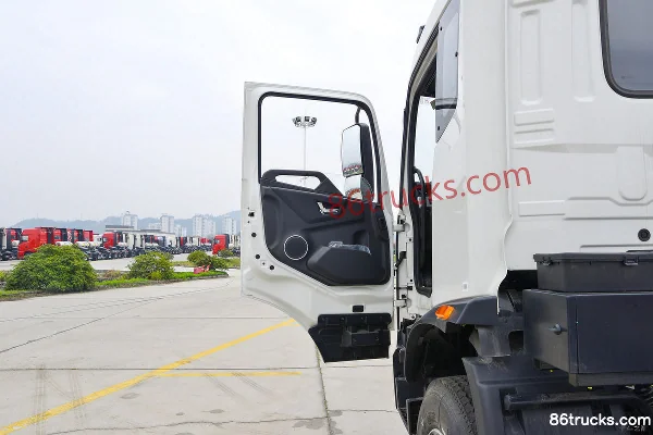 Dongfeng Commercial Vehicle Tianjin KR 18T 4X2(6 wheels) Electric water sprinkler truck 210.57kWh Cab (1) | 86Trucks