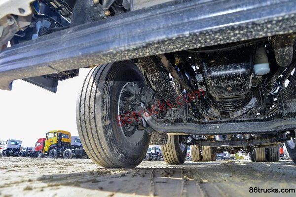 Dongfeng Commercial Vehicle Tianlong VL Heavy Truck 350 hp 8X4(12 wheels) Bulk Feed Transport Truck (high roof) Chassis (2) | 86Trucks