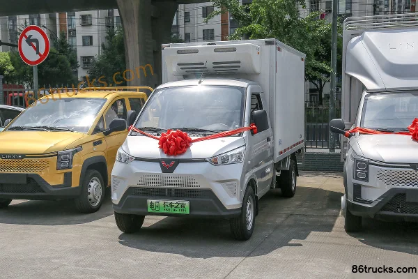 Wuling Electric Truck Bingbao 2.7T 2.77m Pure Electric Refrigerated Truck 41.86kWh 4X2(6 wheels) Exterior (3) | 86Trucks