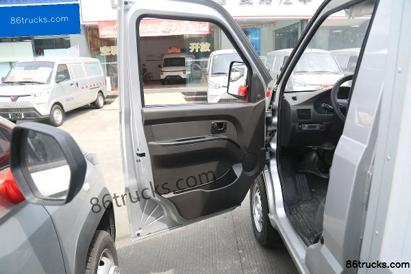 Wuling Electric Truck Bingbao 2.7T 2.77m Pure Electric Refrigerated Truck 41.86kWh 4X2(6 wheels) Cab (1) | 86Trucks