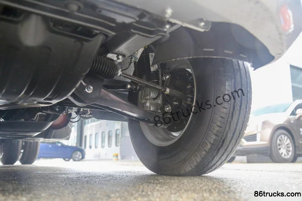 Wuling Rongguang New Card Basic Edition 2.0L 117 hp 4X2(6 wheels) CNG 3.69m Single Row Flatbed Mini Truck Chassis (3) | 86Trucks