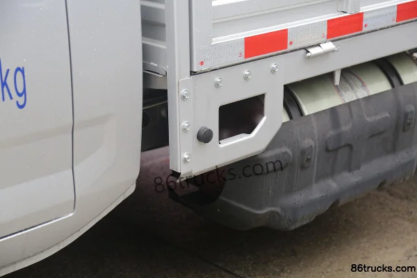 Wuling Rongguang New Card Basic Edition 2.0L 117 hp 4X2(6 wheels) CNG 3.69m Single Row Flatbed Mini Truck Body (3) | 86Trucks