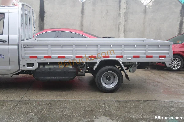 Wuling Rongguang New Card Basic Edition 2.0L 117 hp 4X2(6 wheels) CNG 3.69m Single Row Flatbed Mini Truck Body (1) | 86Trucks