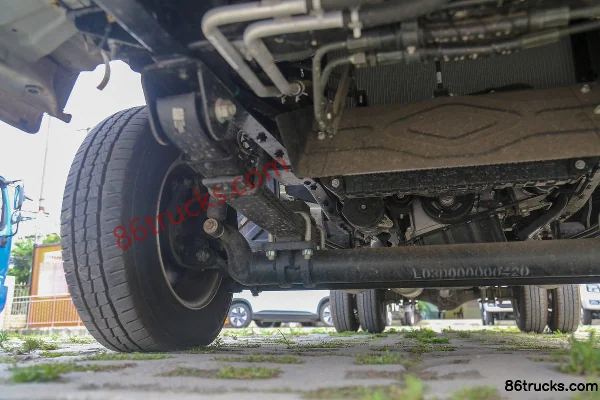 Foton Xiangling M2 Luxury 2.0L 144hp 4X2(6 wheels) Gasoline 3.7m Single Row Stake Truck (China VI) Chassis (2) | 86Trucks