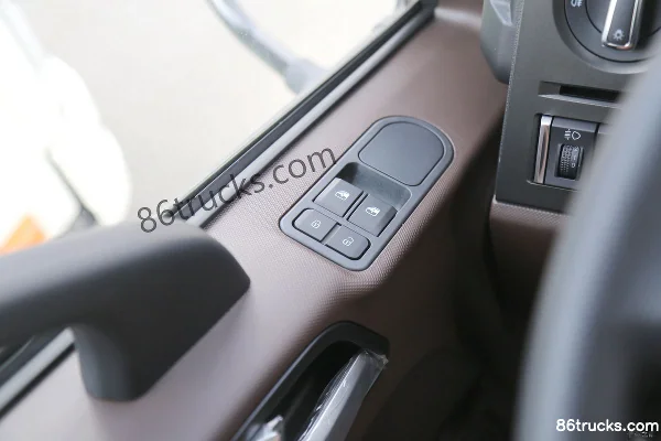 FAW Jiefang Lingtu 4.5T 4.16m Single Row Pure Electric Van Light Truck 98.04kWh 4X2(6 wheels) Interior (2) | 86Trucks