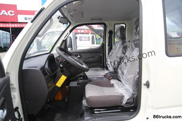 Foton Xiaojingang C Edition 95hp 4X2(6 wheels) 2.79m dump truck Cab (3) | 86Trucks