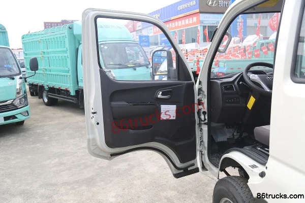 Foton Xiaojingang C Edition 95hp 4X2(6 wheels) 2.79m dump truck Cab (1) | 86Trucks