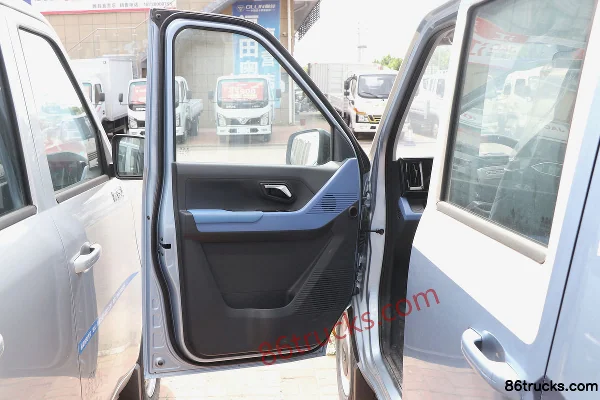 Foton Xiangling Q monocoque Confort 1.6L 120 ch 4X2(6 roues) essence 2,5 m micro camion plateau double cabine (1) | 86Trucks