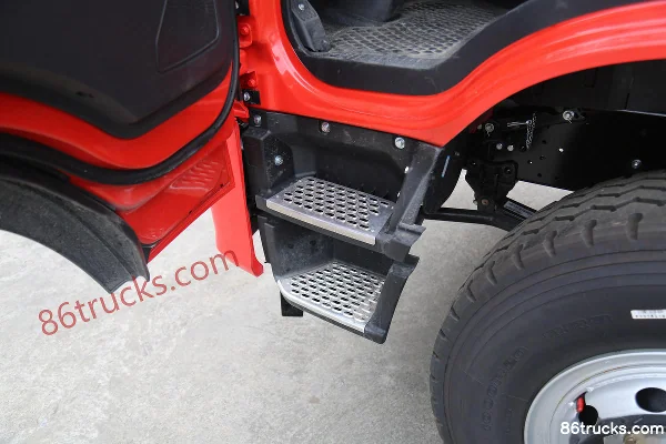 Yuejin Daqilin H5 200hp 4X2(6 wheels) 4.2m dump truck Cab (3) | 86Trucks