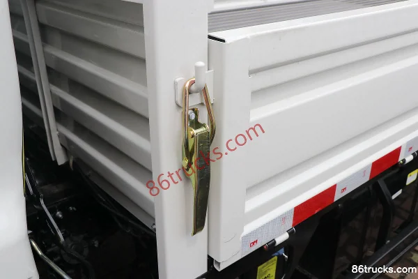 JAC Junling V6 137 hp 4X2(6 wheels) 3.89m Single Row Flatbed Light Truck (China VI) Body (3) | 86Trucks