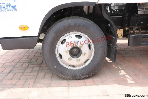 Foton Ollin Jieyun Youth Edition 132 hp 4X2(6 wheels) 3.83m Half-row Flatbed Light Truck (China VI) Chassis (3) | 86Trucks