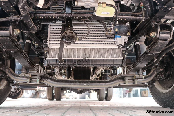 Foton Ollin Jieyun Youth Edition 132 hp 4X2(6 wheels) 3.83m Half-row Flatbed Light Truck (China VI) Chassis (1) | 86Trucks