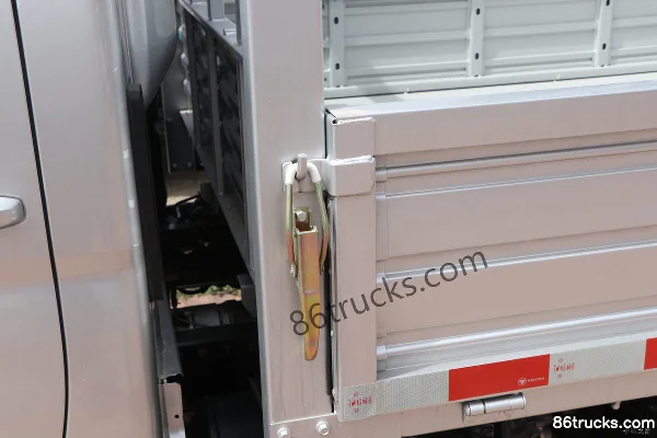 Foton Aumark X 125hp 4X2(6 wheels) 3.17m Double Row Stake Light Truck Body (1) | 86Trucks