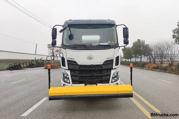 Dongfeng Liuqi New Chenglong M3 200 hp 4X2(6 wheels) Electric Cleaning Truck (XCMG brand) 210 kWh Exterior (2) | 86Trucks