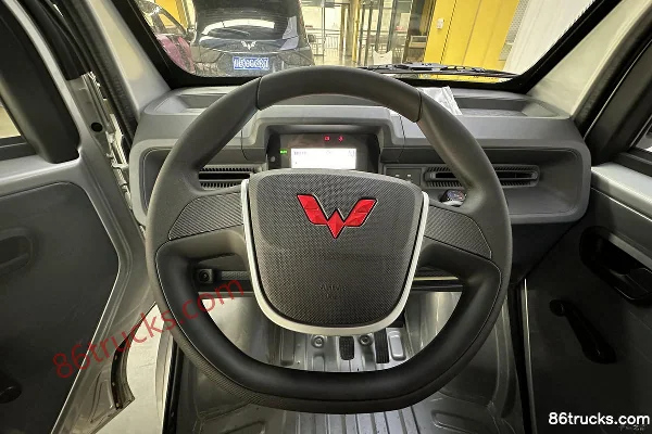 Wuling E10 Basic 0.8T 1.99m Electric Vending Truck (Zhiyue brand) 9 kWh 4X2(6 wheels) Interior (3) | 86Trucks