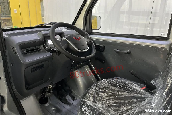Wuling E10 Practical 0.8T 1.92m Pure Electric Refrigerated Truck (Zhiyue) 9kWh 4X2(6 wheels) Cab (1) | 86Trucks