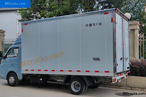 Wuling Longka 136 ch 4X2(6 roues) 3,99 m camion frigorifique (marque Zhiyue) Cabine (2) | 86Trucks