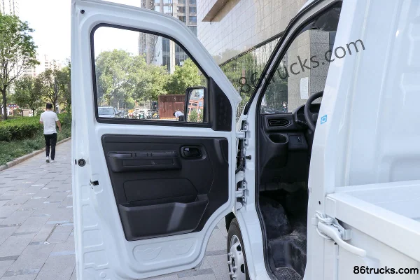Qiwei Auto Guizhou Brand Changjiang 6 2024 Luxury Edition 3.5T 3.815m single-row flatbed mini truck 55.7kWh 4X2(6 wheels) Interior (1) | 86T