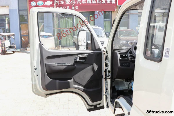 Foton Xiangling M2 version luxe 1,6 L 122 ch 4X2(6 roues) essence 3,1 m camion plateau cabine avancée (1) | 86Trucks