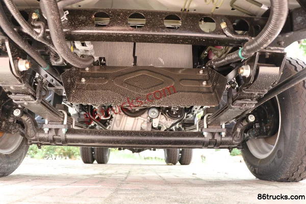 Foton Xiangling M2 version luxe 1,6 L 122 ch 4X2(6 roues) essence 3,1 m camion plateau cabine avancée Châssis (1) | 86Trucks